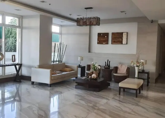East Bay Residences Staycation Near Alabang Tollgate Slex Festival Mall Skyway Sucat Naia Airport Apartamento