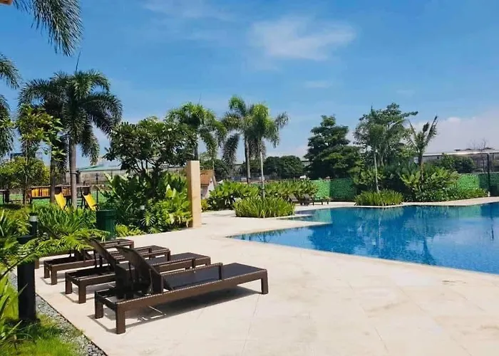 East Bay Residences Staycation Near Alabang Tollgate Slex Festival Mall Skyway Sucat Naia Airport Apartamento Manila