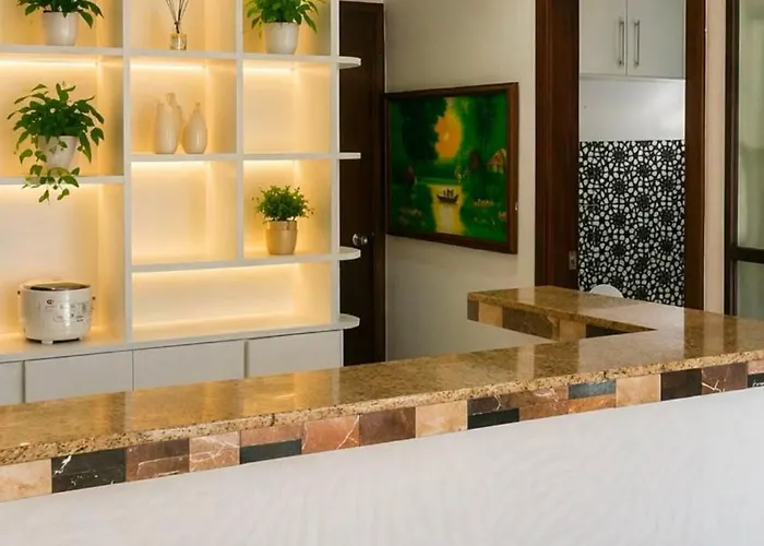 East Bay Residences Staycation Near Alabang Tollgate Slex Festival Mall Skyway Sucat Naia Airport * Manila